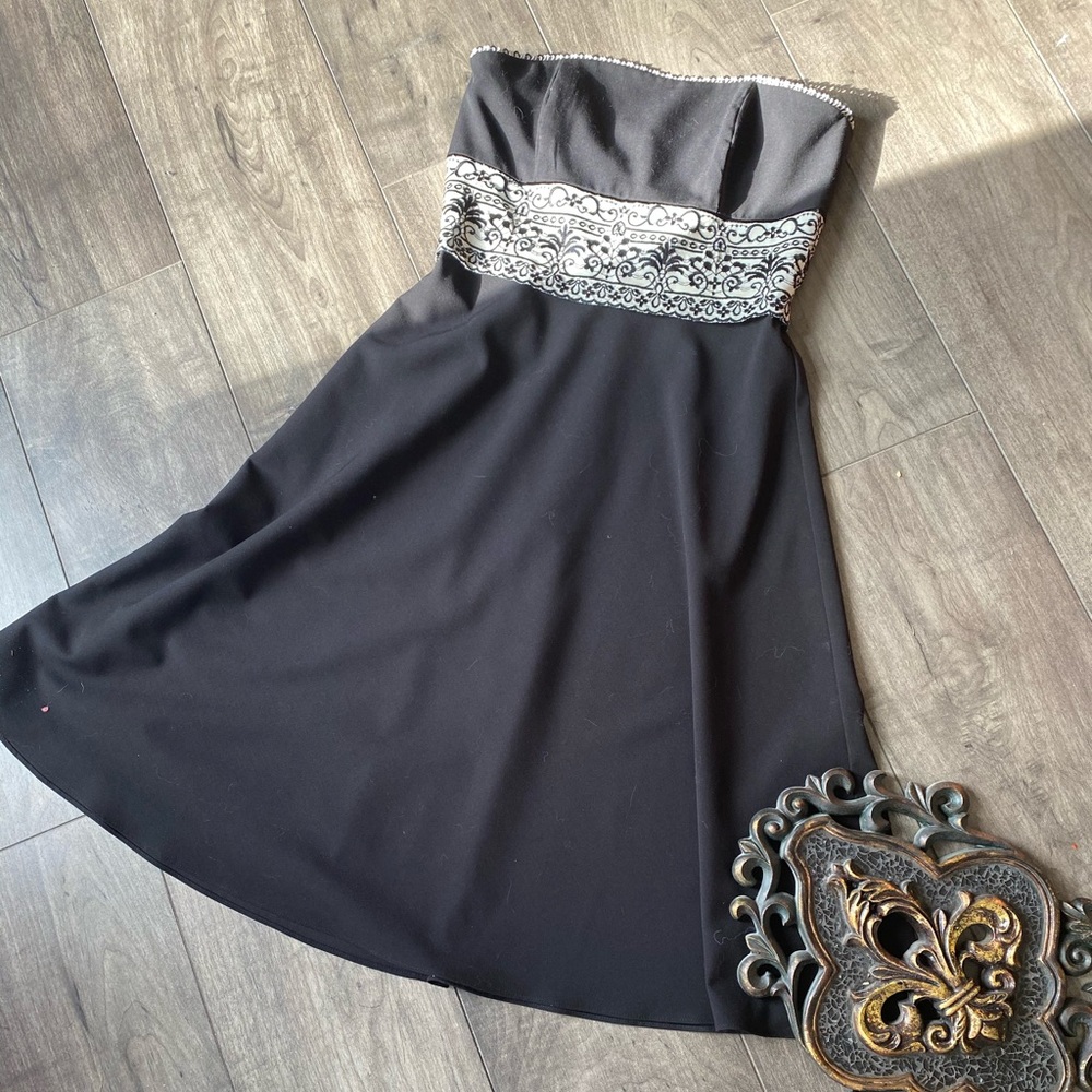 Sleek party dress. Perfect for summer soirée 🔥